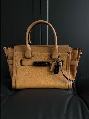 Coach Small Crossbody Leather and Suede Purse w/ Dust Bag - Like New